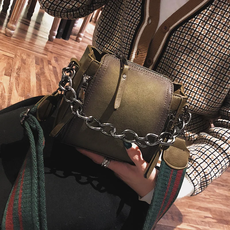 

Shaped Scrub Leather Design Crossbody Bag new high quality Women bag Chain Stripe Wide Strap Shoulder Bag Flap Bucket Bag