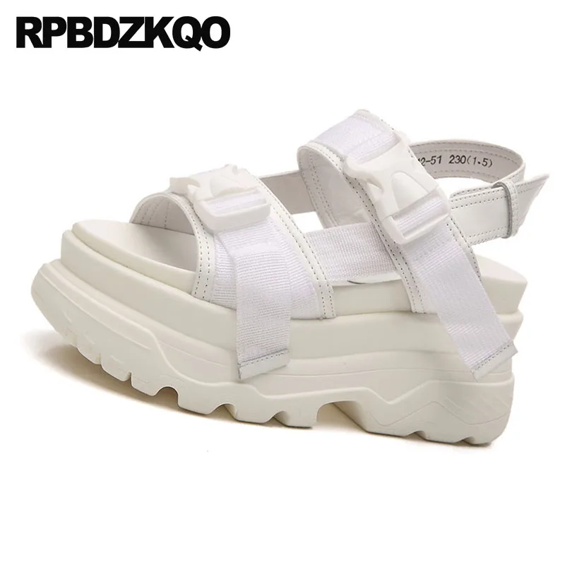 Женские модельные босоножки на танкетке дизайнерские сандалии платформе и