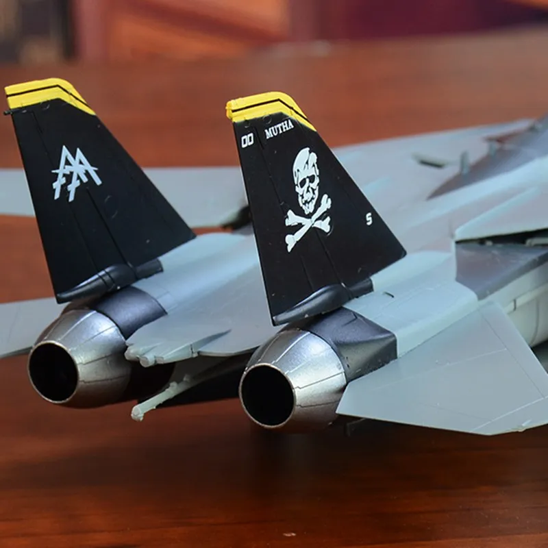 Предварительно построенный 1: 72 F-14 Tomcat F-14B сверхзвуковой двуххвостовой VF-103 реактивный самолет хобби Коллекционная готовая пластиковая модель самолета