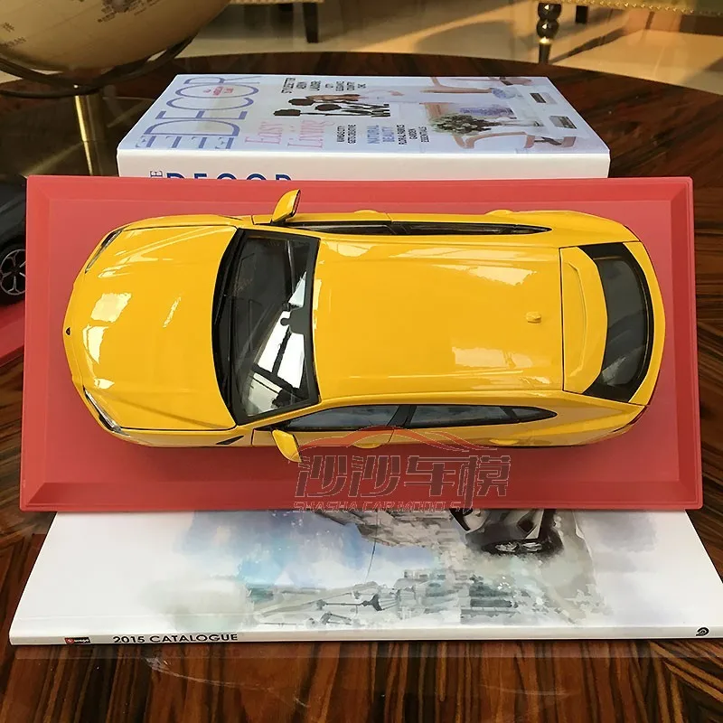 Литой металл 1/20 супер Урус Suv Настольный дисплей Коллекция Модель игрушки для детей