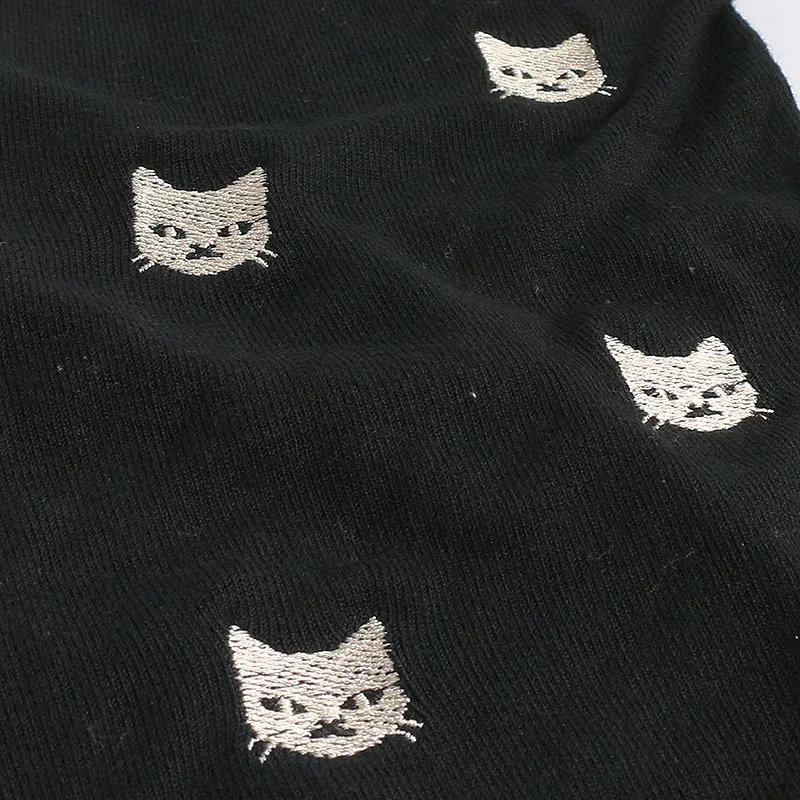 High End Quality 2018 New Autumn Style Long Sleeved V-neck Slim Cat Embroidered Short Knitted Cardigan Red Black White Sweater |