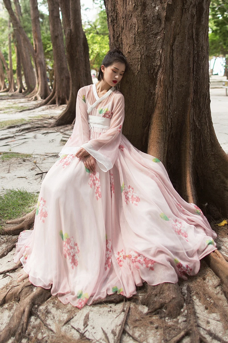 Женское платье с поясом длинное пляжное из шифона длинным рукавом и цветочным