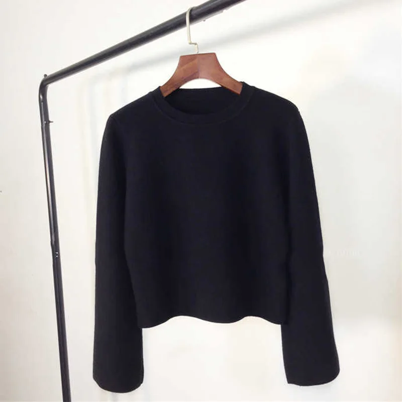 

2019 Korean version new Solid color bottoming knit sweater Female Bell sleeve High waist Warm short sweater cc444