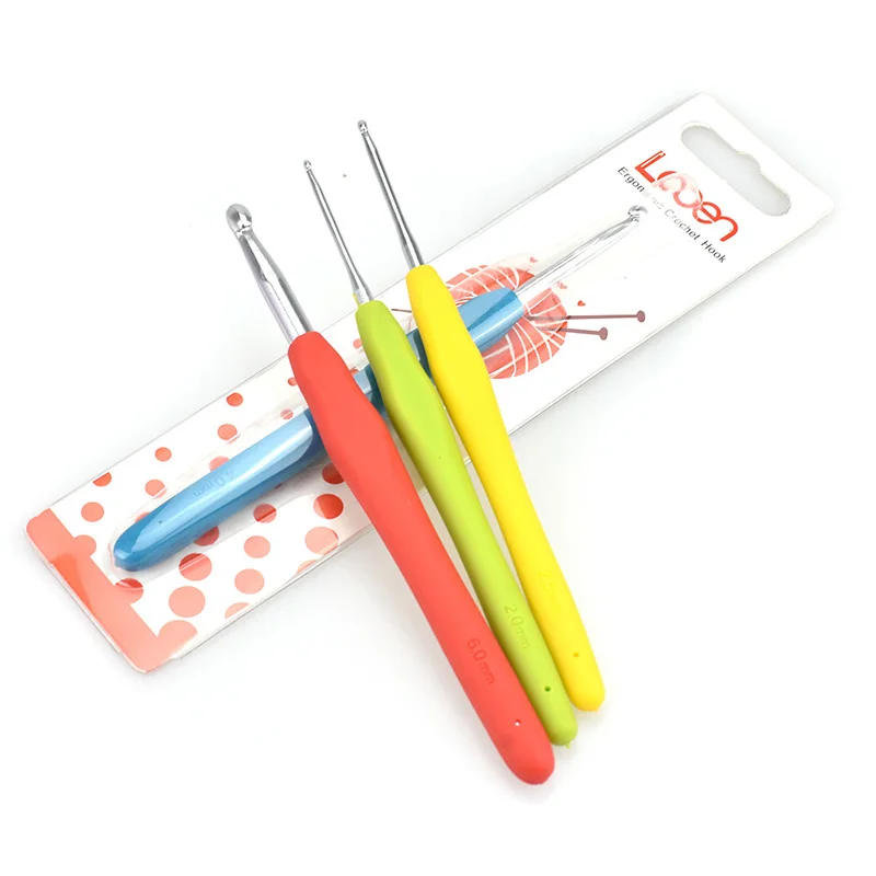 

1 PC 2.0~6.0mm Crochet Hook Soft Handle Crochet Needles Yarn Weave Knitting Hooks Needles For Women DIY Yarn Craft Tool