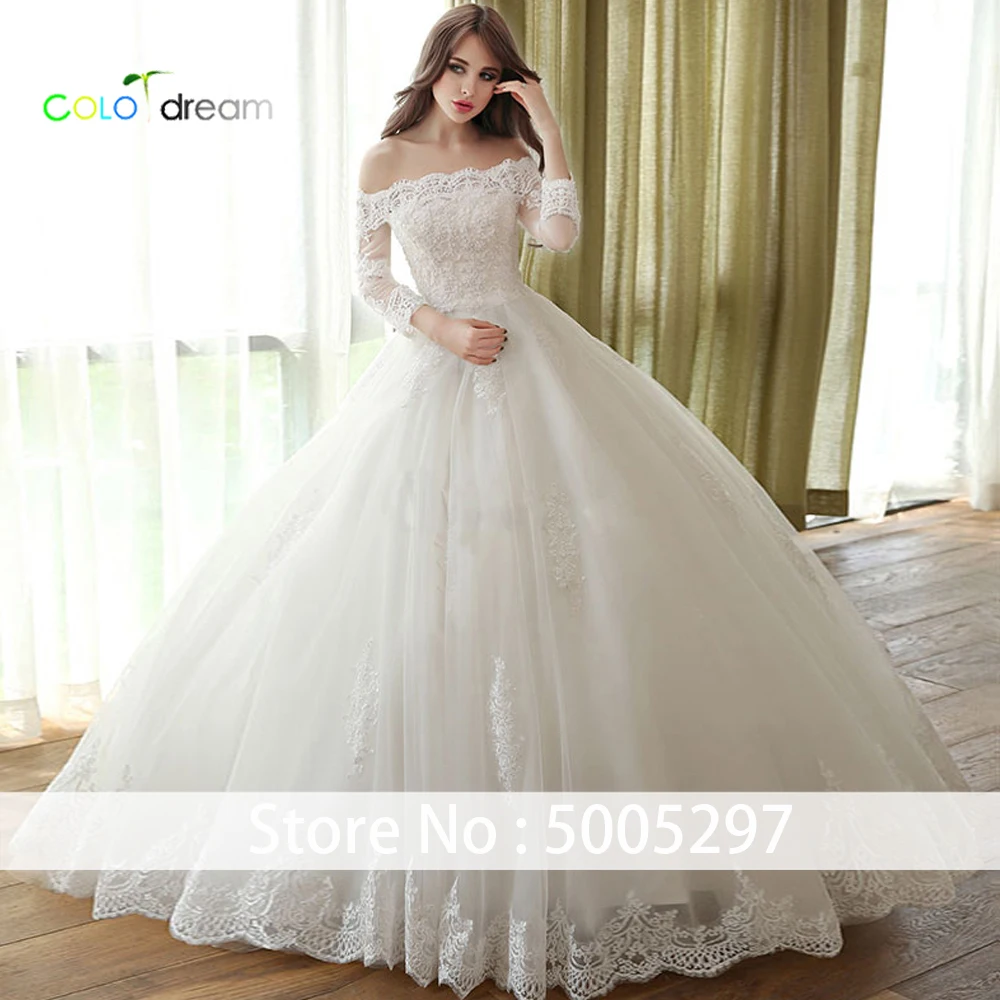 Свадебное платье трапециевидной формы кружевное без бретелек с рукавом три