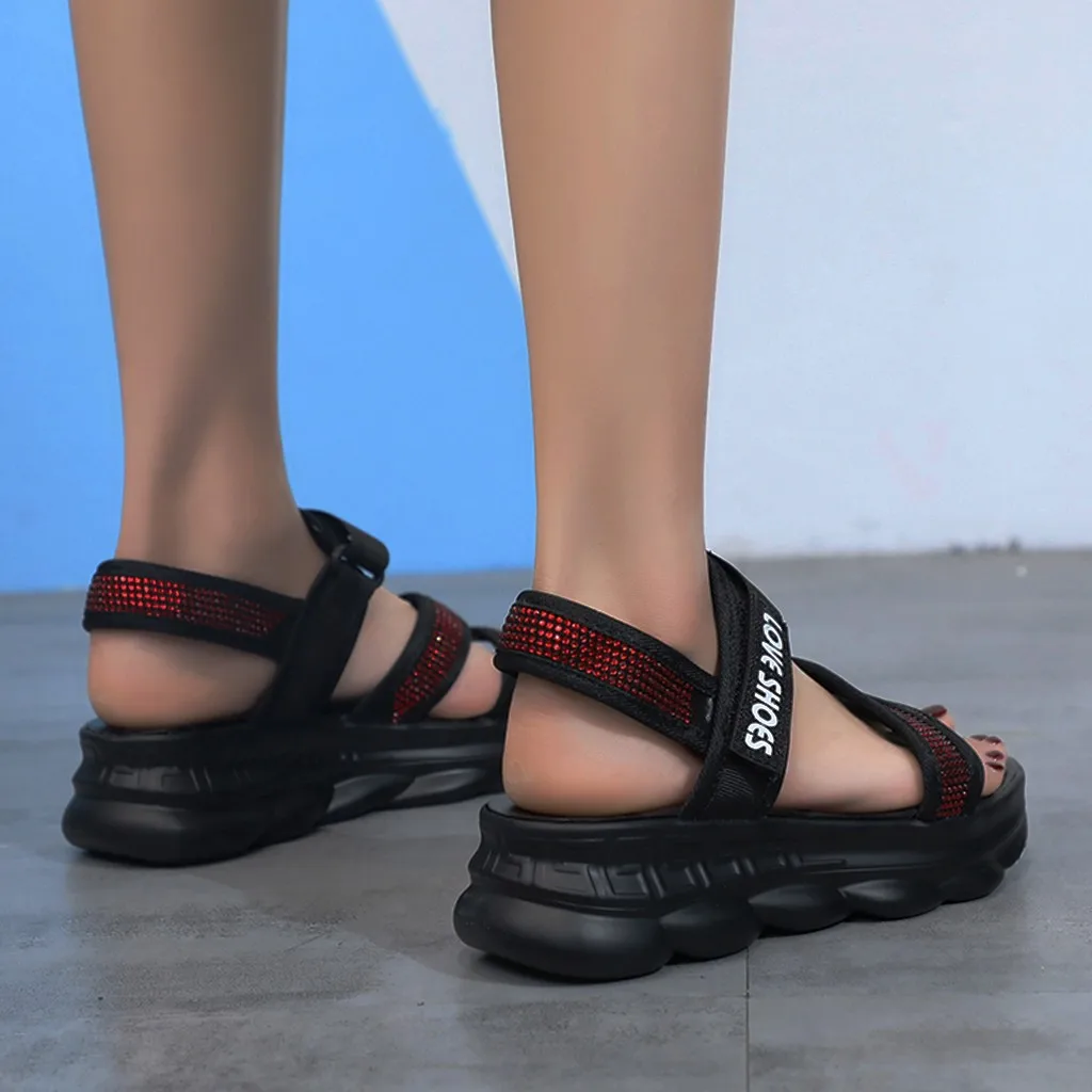 Женские босоножки с открытым носком на танкетке | Обувь