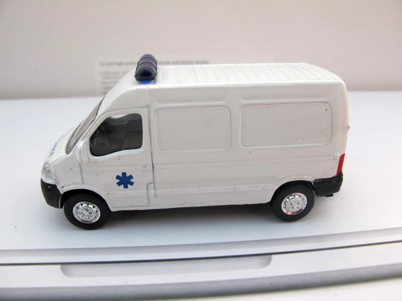 Высокотехнологичная модель RENAULT MASTER автомобиля масштаба 1:64 из сплава литая