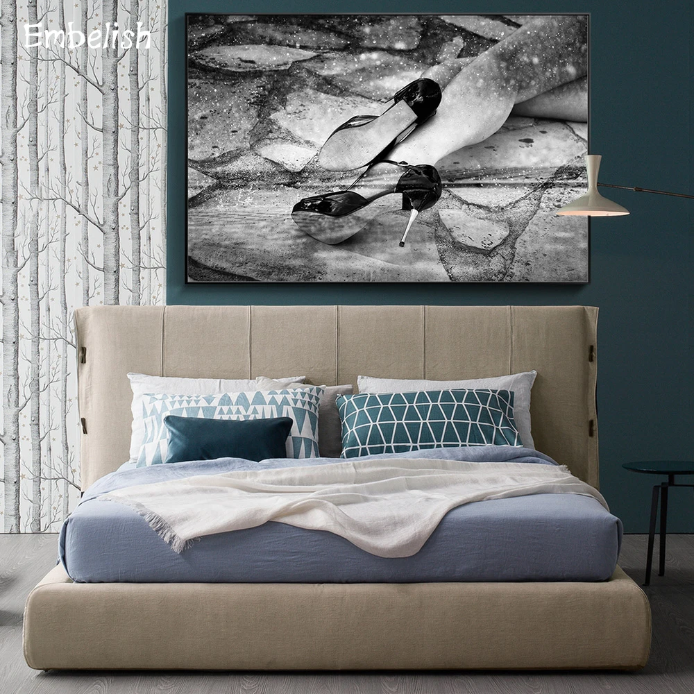 

Embelish 1 Pieces Hot White And Black High Heels HD Print On Canvas Paintings For Modern Home Decor Wall Art Picture Living Room