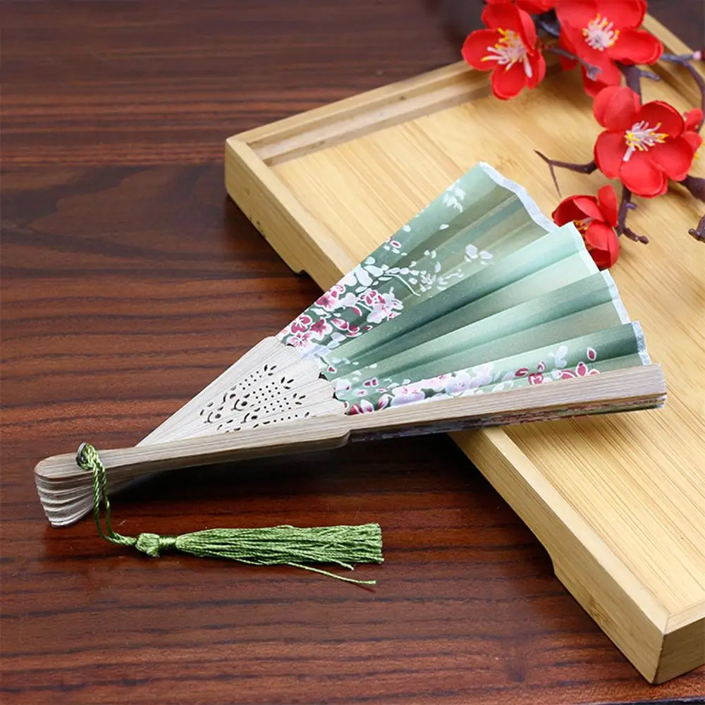 

2019 new hand-held folding openwork ornate pattern bamboo fan 26 bone decoration wedding dance elegant exquisite gift #4JY04