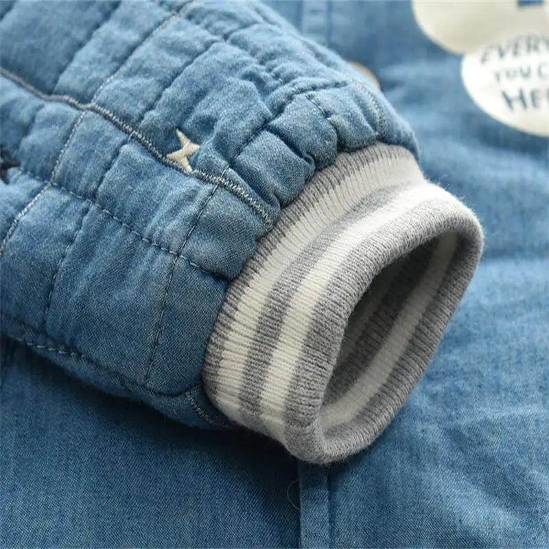 Осенние джинсовые куртки для маленьких мальчиков пальто модная детская верхняя