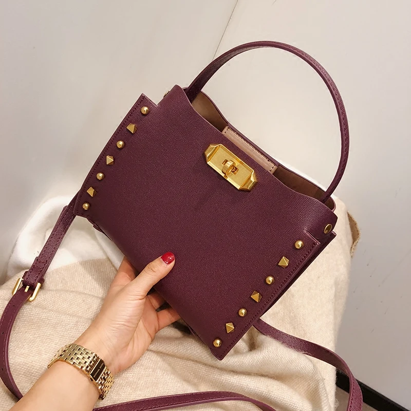 2018 женская сумка через плечо модная мини-сумка в форме крыла с заклепками Laisure |