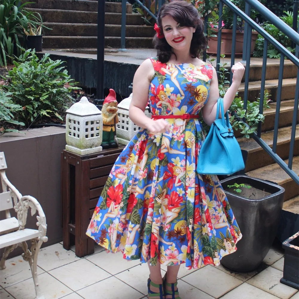 Женское винтажное платье миди с пышной юбкой белое вырезом лодочкой качели в