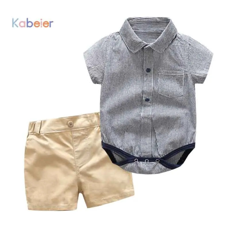 Комбинезон для мальчиков 3-24 месяцев хлопковый с бабочкой и шортами на бретелях |