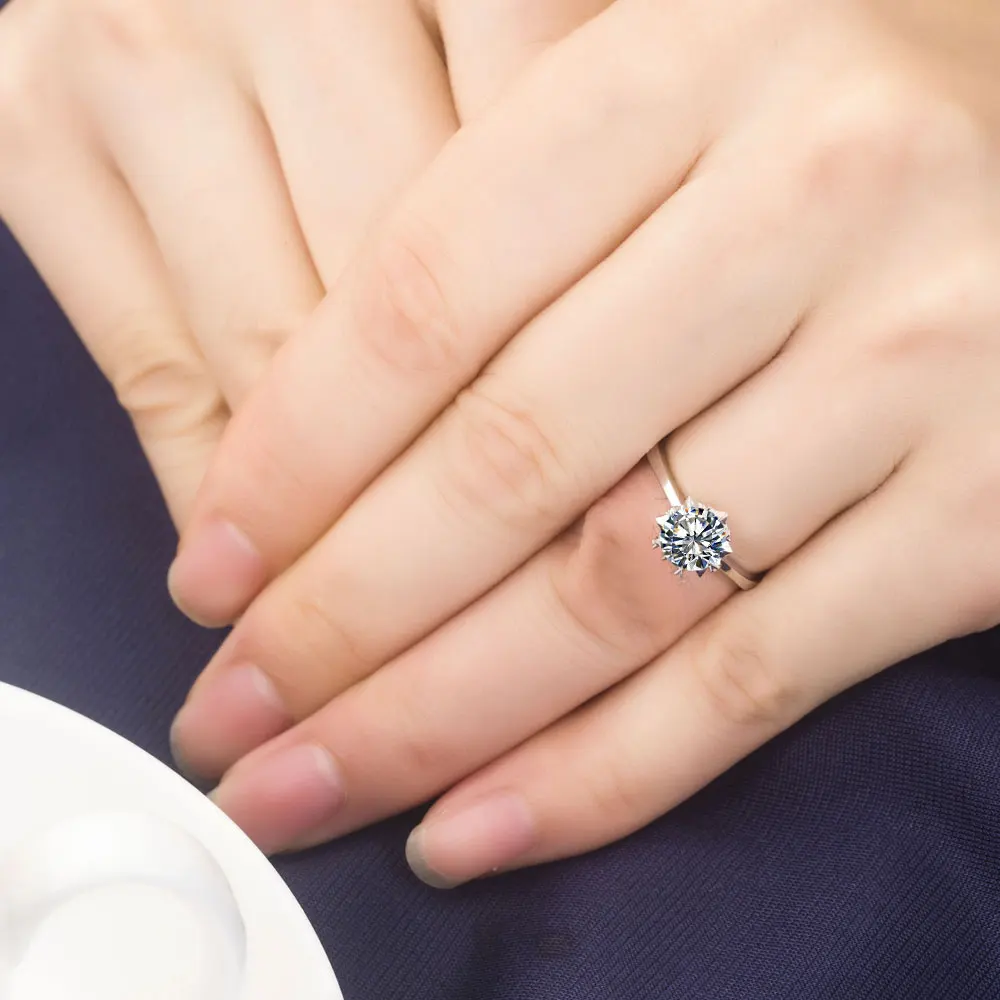 

Test Real as Diamond 1CT Moissanite Ring Engagement Solitaire Diamond Ring Women 18K White Gold Snowflake Jewelry Moissanite