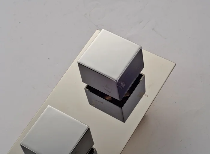 Латунный термостатический тройной смеситель лучшего качества для душа с