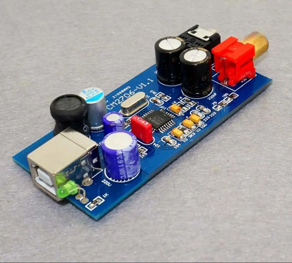 PCM2706USB Seckill ЦАП PCM2704 Звуковая Карта Усилитель Модуль Низкий Уровень Шума |
