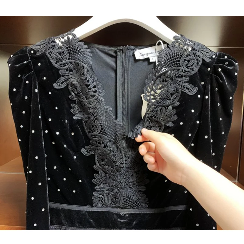 

High Quality Luxury Runway Women Dress 2019 Velvet Lace Pleated Long Dress Long Sleeve Deep V Elegant Black Long Party Dress