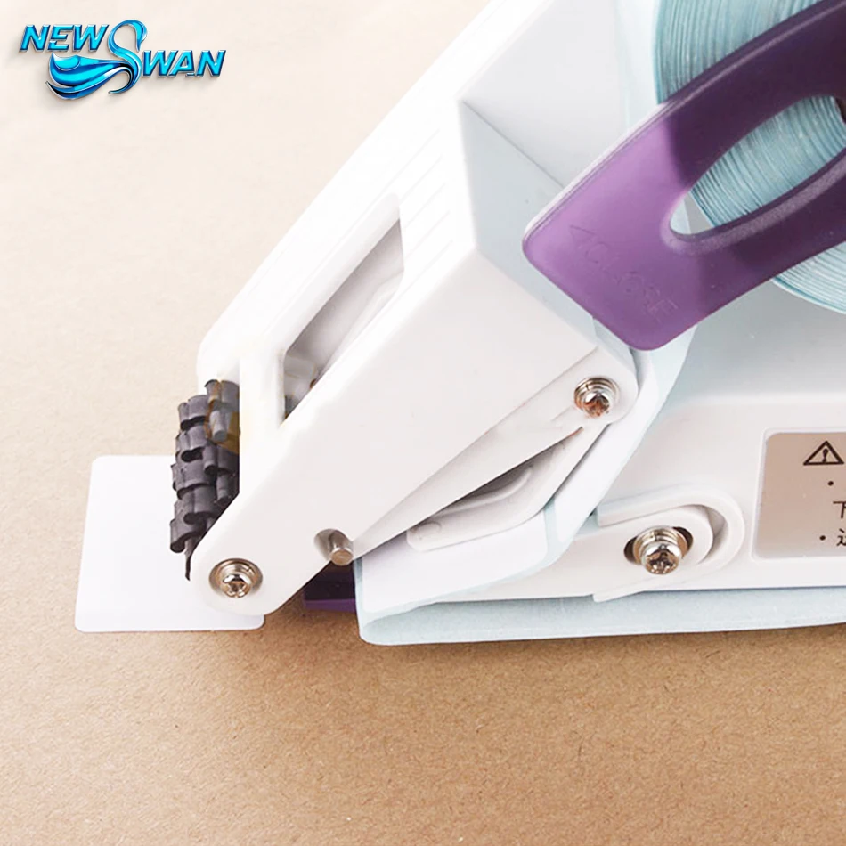 Устройство для приклеивания штрих-кодов