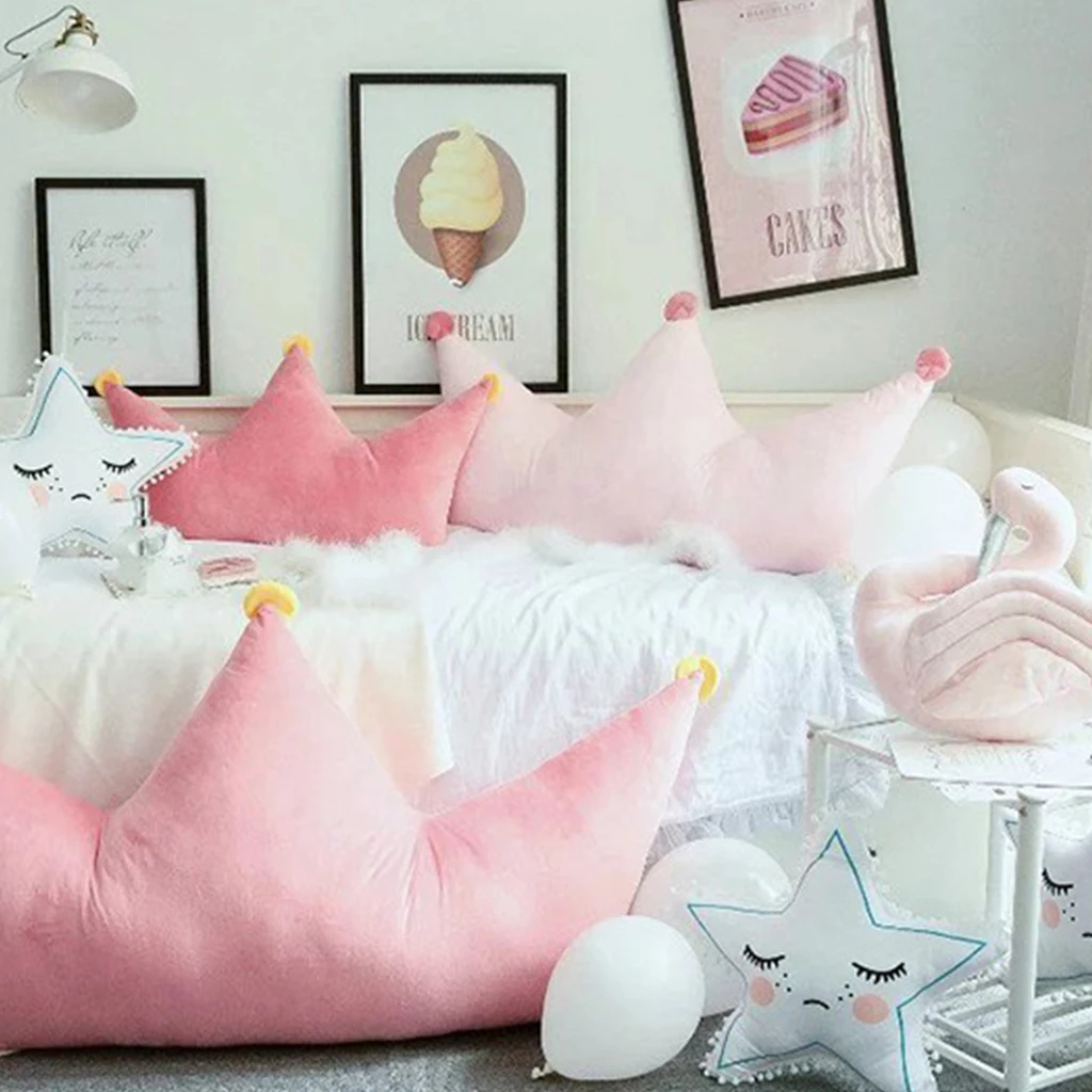 Подушка супер мягкая с коротким ворсом бархатная рисунком короны задняя подушка