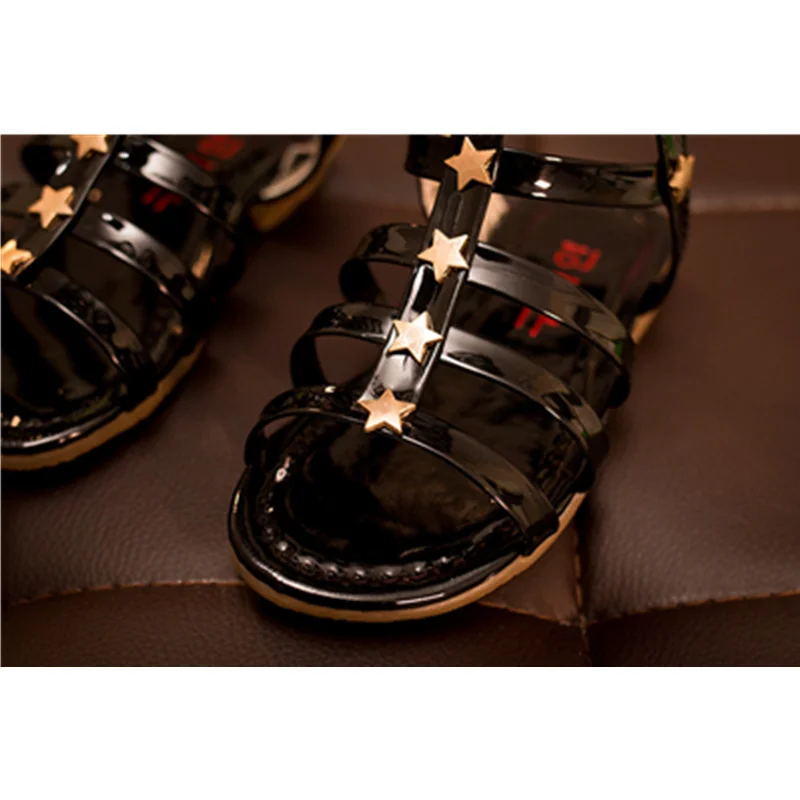 2017 Летние кожаные сандалии для маленьких девочек римские с вырезами детские