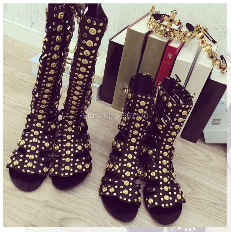 Босоножки женские на плоской подошве с заклепками молнии сзади | Обувь