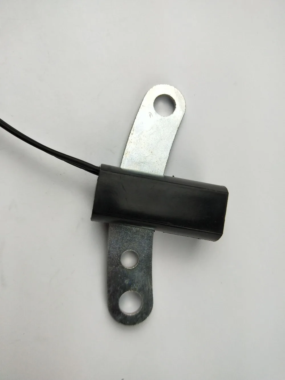 Датчик положения коленчатого вала SMD для Jeep Cherokee 53009954 4638128 56027866AB PC130 CSS814 04638128 53006154 |