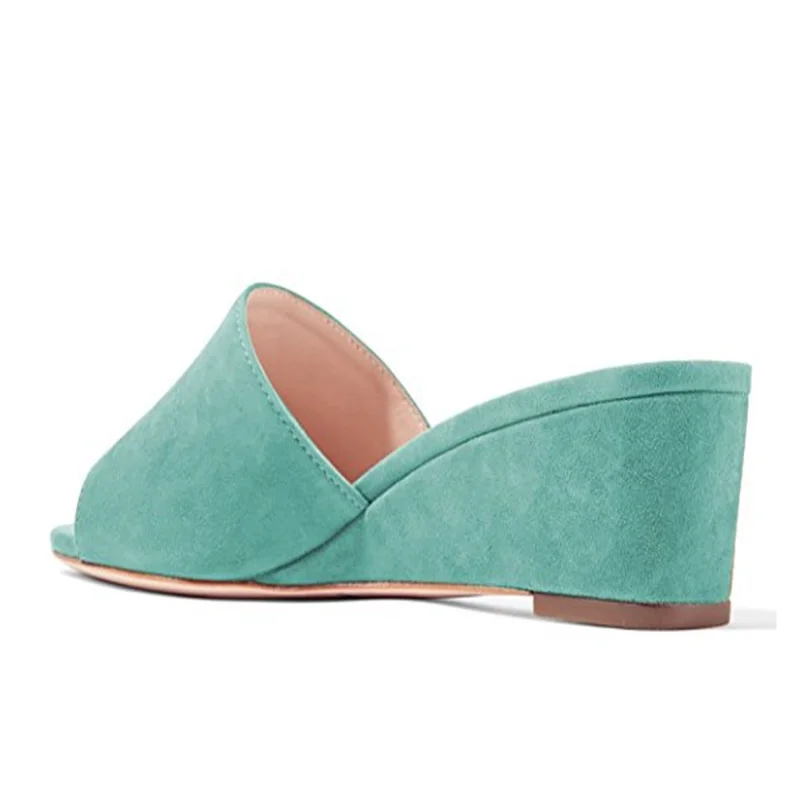 Светло зеленые босоножки на танкетке средней высоты без застежки туфли задника с