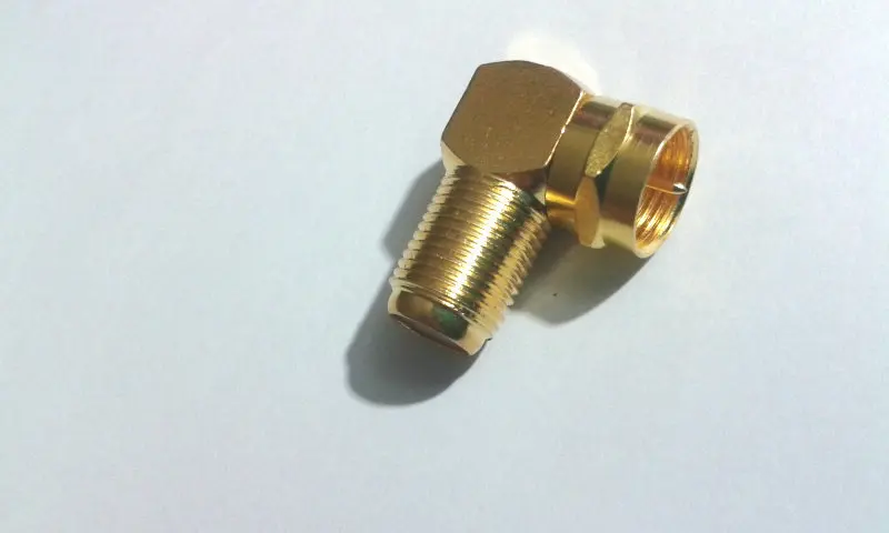 50 шт. позолоченный F штекер к гнезду переходник под прямым углом 90 градусов