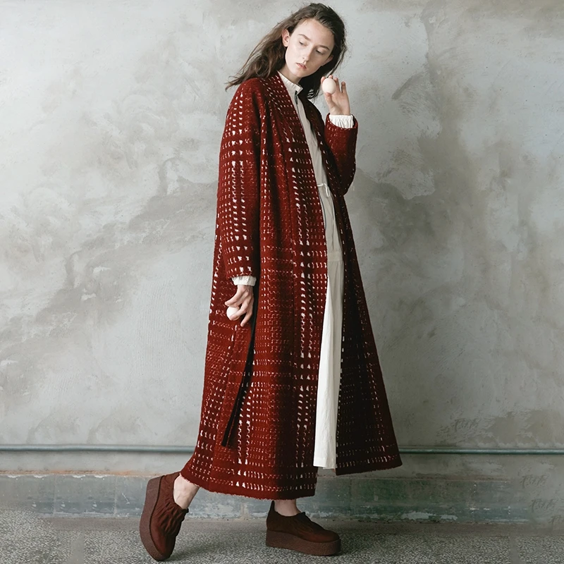 Женское длинное шерстяное пальто AW бордовое с поясом оригинальный дизайн 2018 |