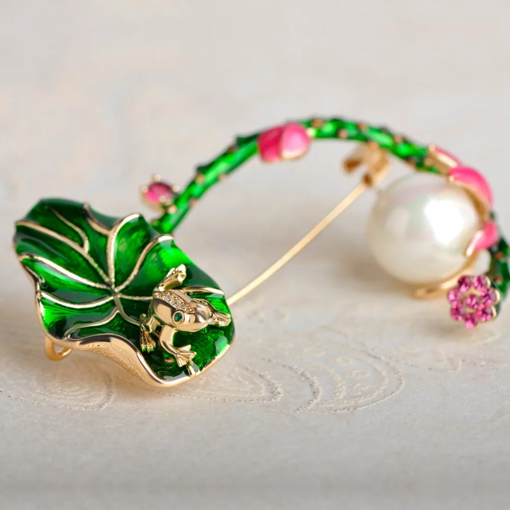 Броши Funmor в форме лягушки с зелеными листьями лотоса яркие эмалированные
