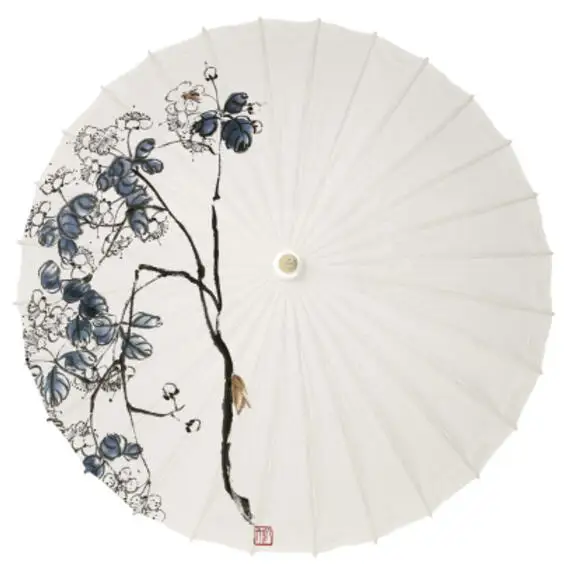 Чистый белый с деревом масляной бумаги зонтик осенний горный холм пейзаж