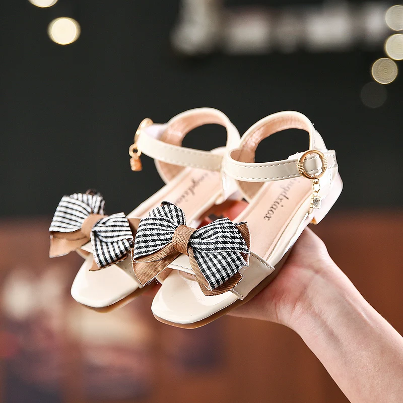 Сандалии для девочек 2019 г. летняя новая модная обувь принцессы с бабочками от 3 до