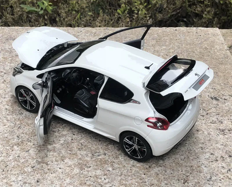 1/18 peugeot 208 GTI литые под давлением металлические Литые автомобили Коллекция игрушек Модель автомобиля игрушки для взрослых детей