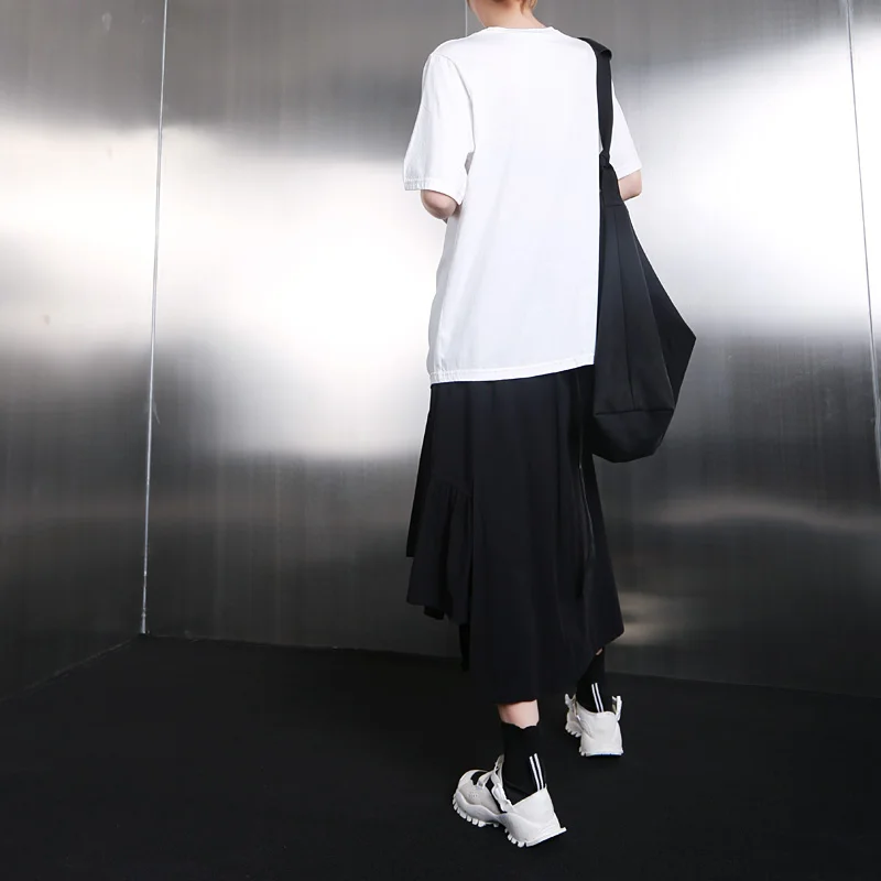 Женская ассиметричная футболка повседневная однотонная белая в европейском