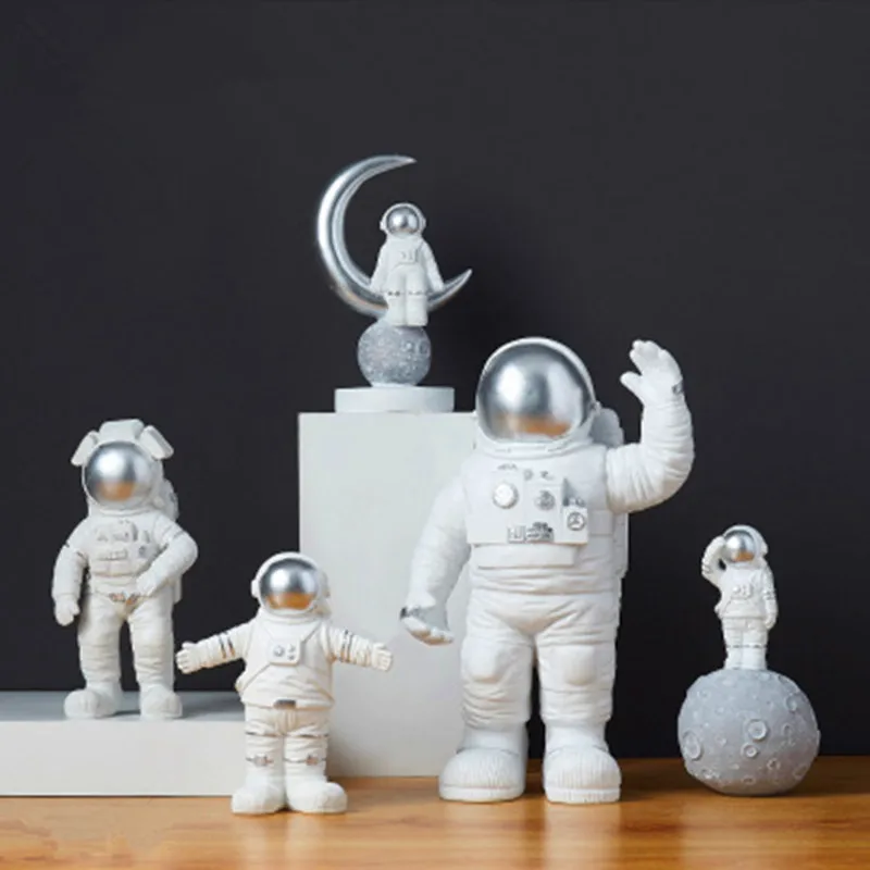 

Simple Modern Cosmonaut Spaceman Resin Statue Craftwork Decorations Personality Living Room TV Bench Ornaments X1067