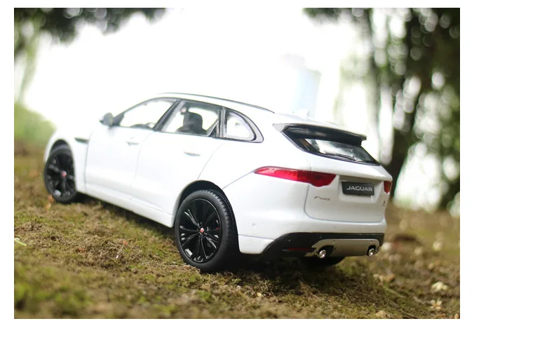 SAINTGI внедорожник автомобиль F-PACE Новый 2018 2017 автомобилей 2 металлические ABS 18 см 1:24