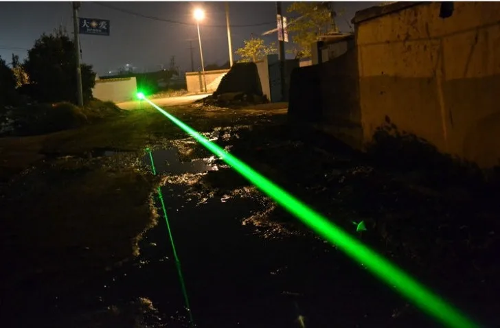 532nm green Laser Pointer Strong Pen high power powerful pointer laser flashlight New Freeshipping |