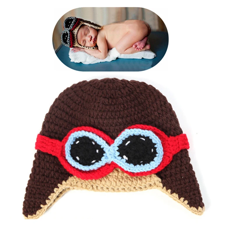 Шапочка-пилот для новорожденных вязаная ручной работы коричневая шапочка