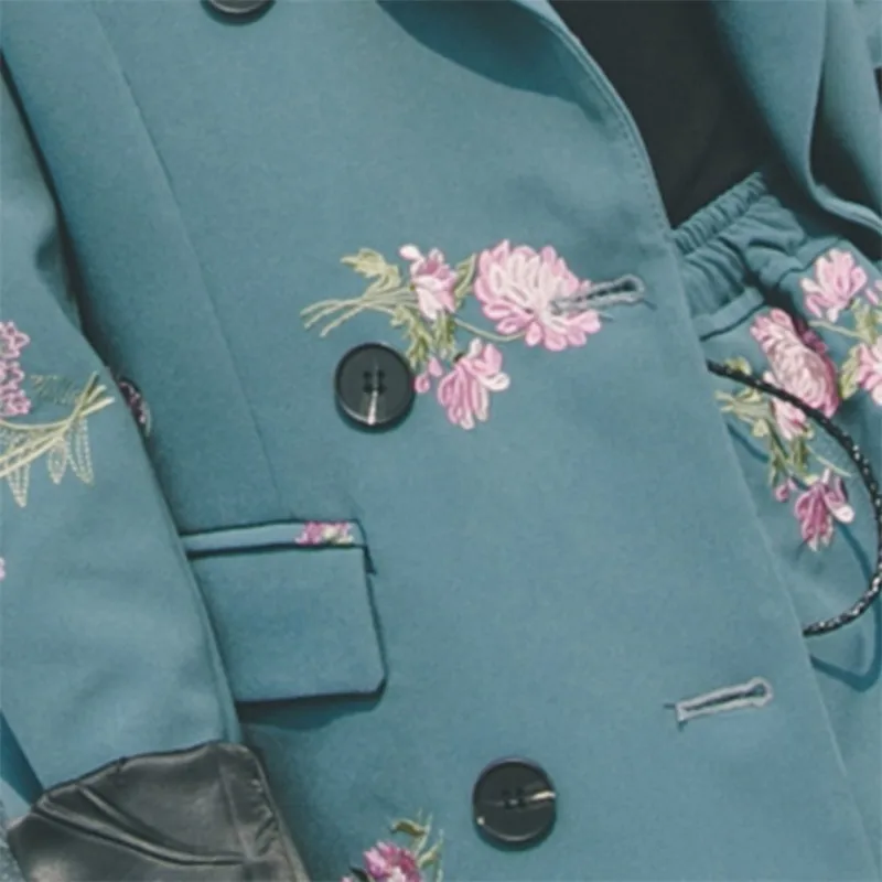 Женский костюм из двух предметов с короткими рукавами и вышивкой в Корейском