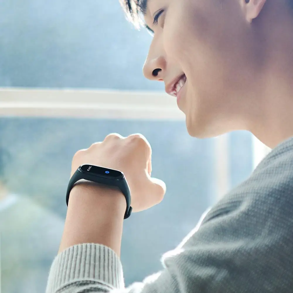 Новейший смарт цветной браслет Xiaomi Mi Band 4 фитнес Браслет С Пульсометром 135 мАч
