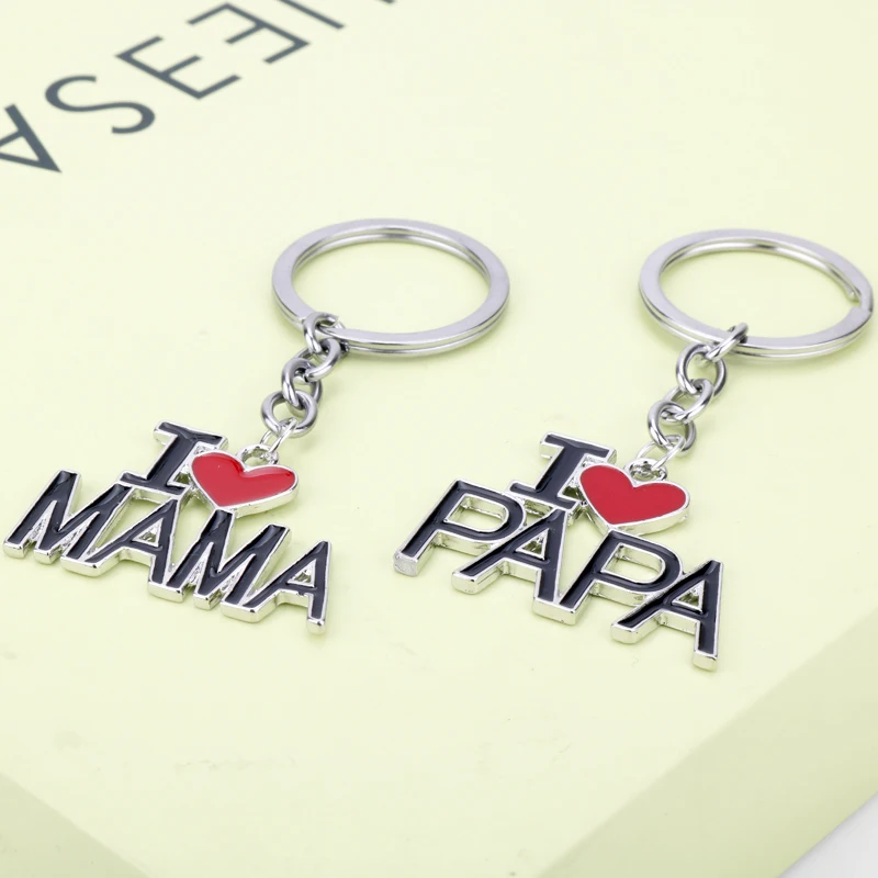 С надписью I LOVE PAPA или Love MaMa для мамы папы Для мужчин брелок в форме сердца с