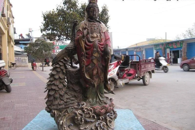 Фото Китайский Старый Фарфор WUCAI peafowl Bodhisattva GuanYin Kwan-Yin статуя Будды Дом и сад Китайский Старый Фарфор WUCAI peafowl Bodhisattva GuanYin Kwan-Yin статуя Будды Дом и сад