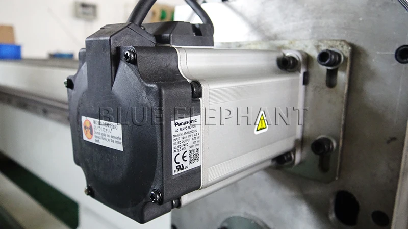 Высокое качество cnc маршрутизатор цена 6090 с DSP управления 2.2kw шпиндель 600*900*300 мм