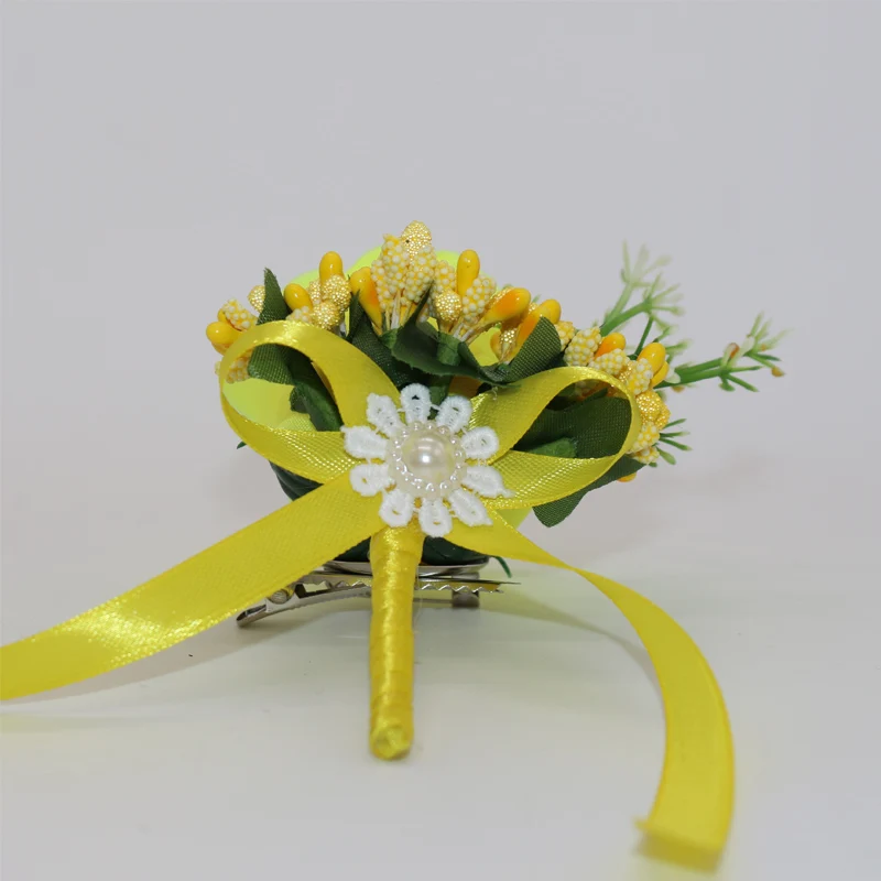 Бутоньерка для жениха лучшего мужчины желтая шелковая атласная роза с
