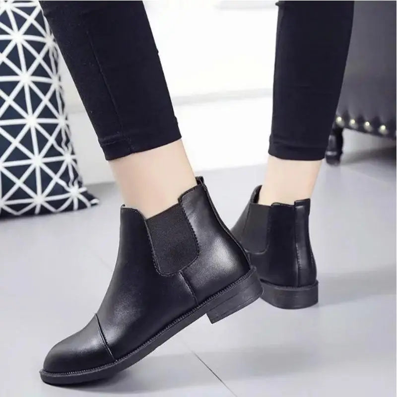 Новый Осенью И Зимой Короткие Плоские Каблуки Обувь Fahion Заклепки Мартин Сапоги