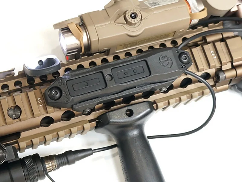 Night Evolution Airsoft PEQ тактический фонарь, дополненная Давление переключатель двойной пульт дистанционного управления света аксессуары NE04040