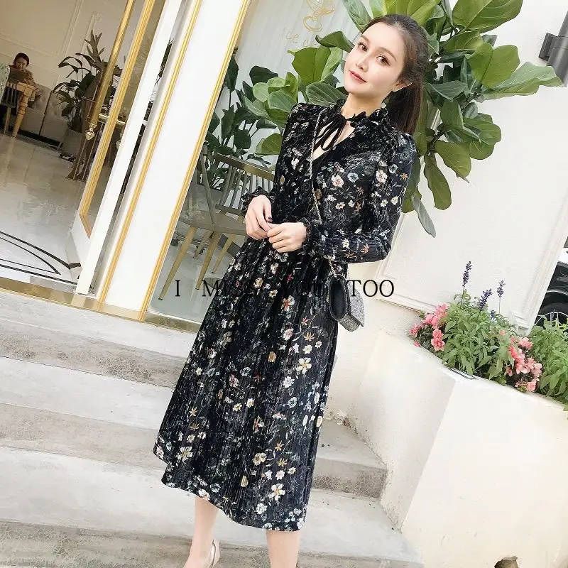 2018 Лето Черное золото бархат платье с цветочным рисунком диких ретро v-образным