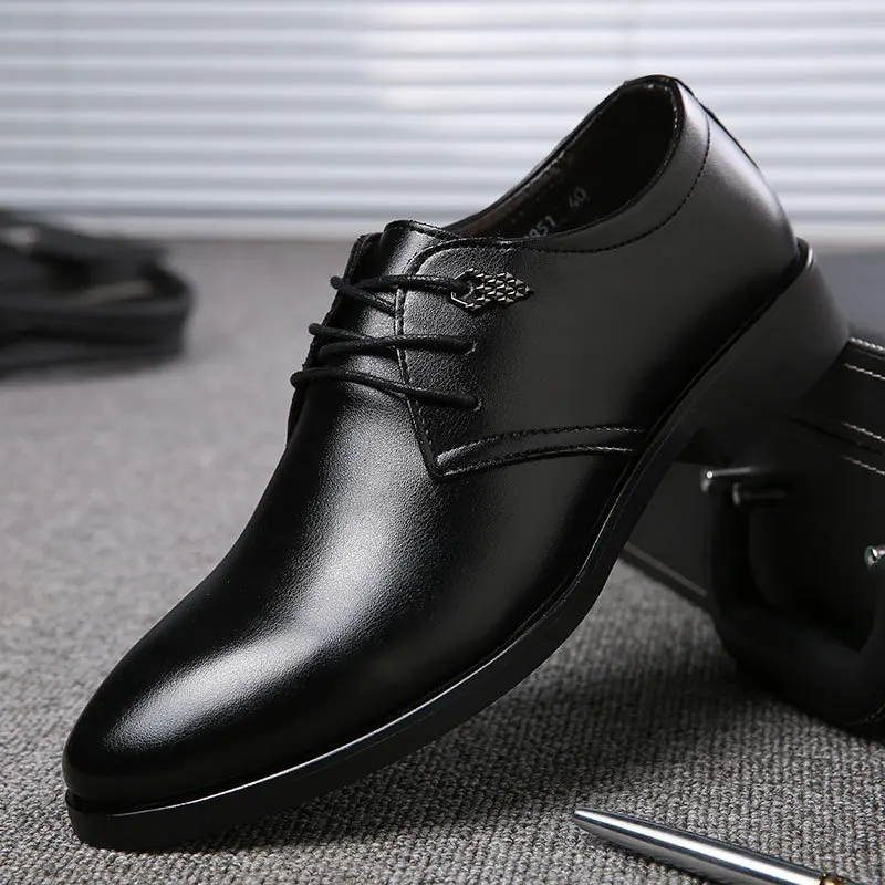 Мужские классические туфли с острым носком из микрофибры на шнуровке низким