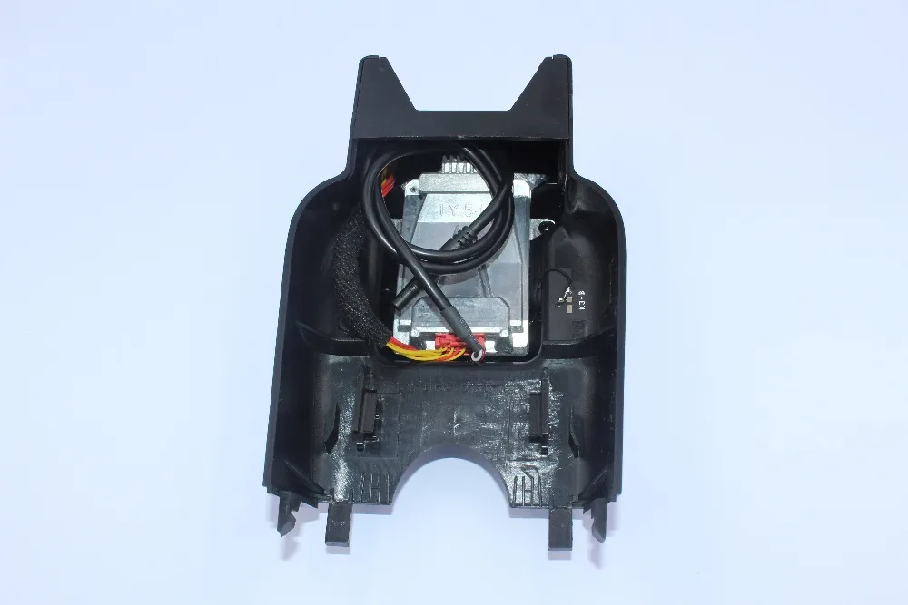 Специальный автомобильный видеорегистратор с зеркалом заднего вида