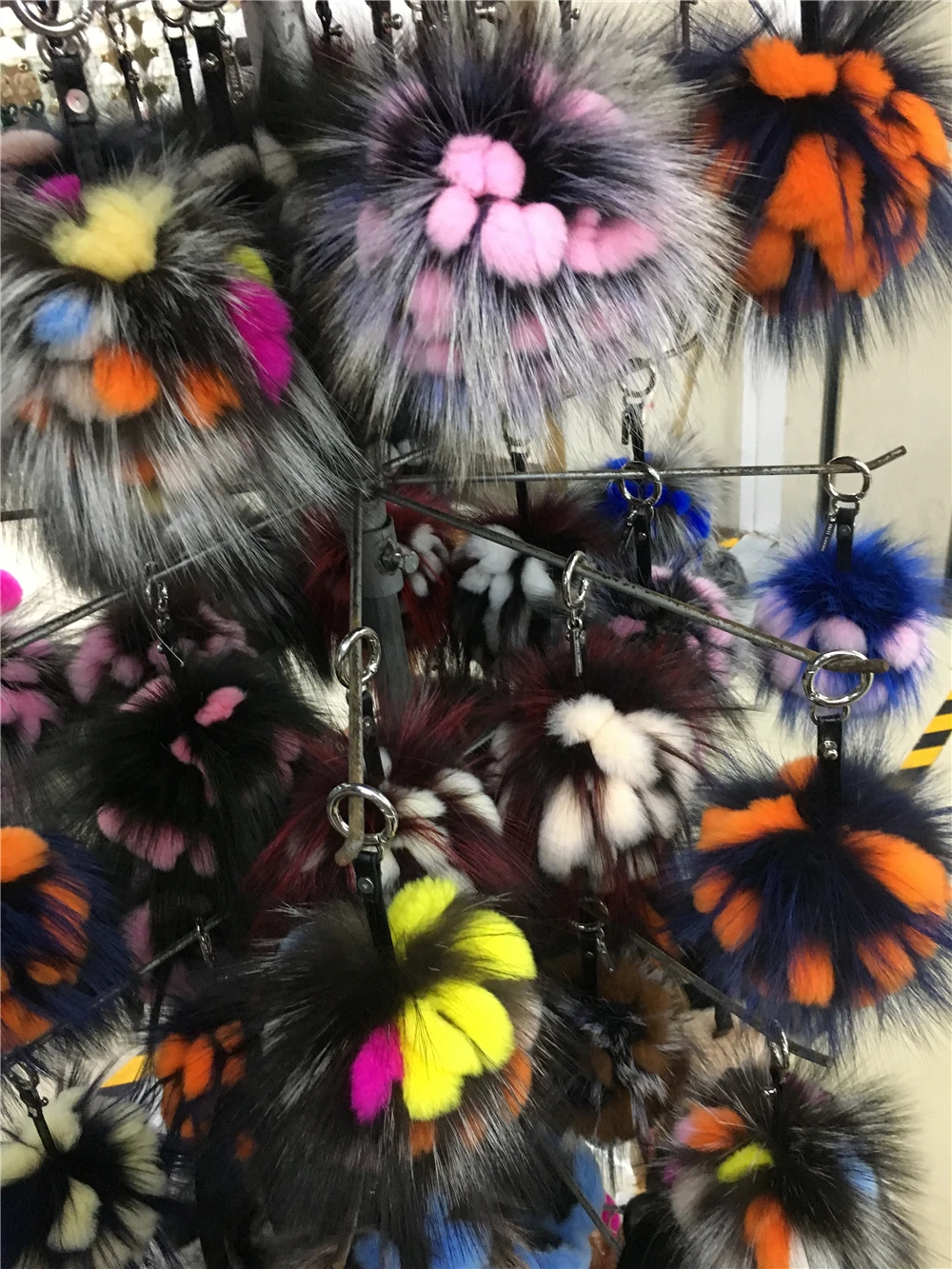 real fur Ananas Keychain Pineapple Strawberry Fruit Fox Fur Pom Poms Women Bag Monster Bag Charm Bugs Pompom Keychain rex rabbit